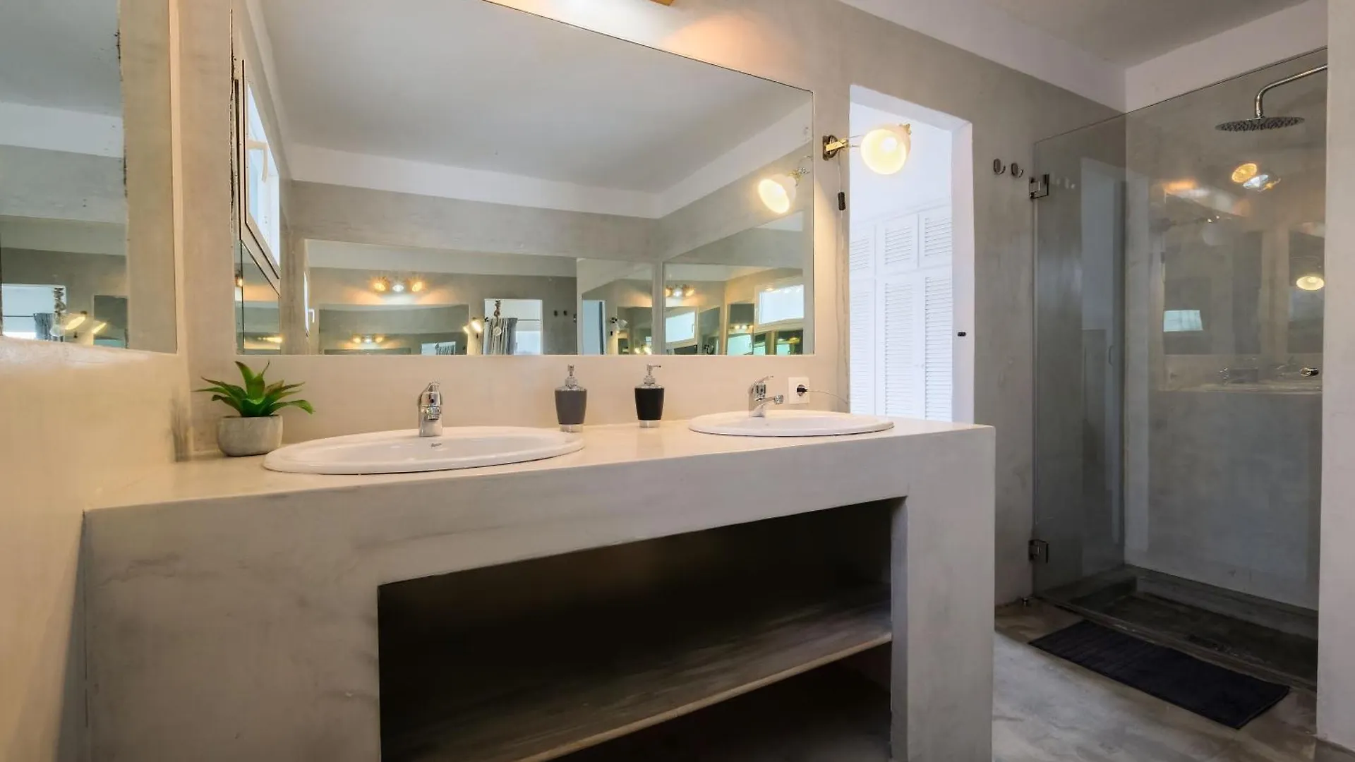 Villa Clara Ibiza Santa Eularia des Riu 0*,  İspanya